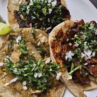 Mixiote, mole y salsa verde 🤤🥴 at No Suaperro in Mexico City