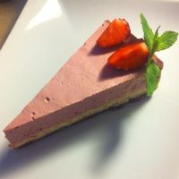 Strawberry cheesecake at Rawcha in Prague