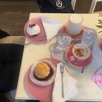 Soy cappuccino and chai latte at CupCakes Wien in Vienna