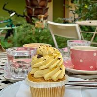 Maracuja-vanilla cupcake at CupCakes Wien in Vienna