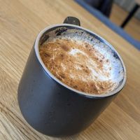 Chai latte avena 3.4 € at La Gente Café in Oviedo