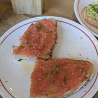 Tosta de tomate 4€ at La Gente Café in Oviedo