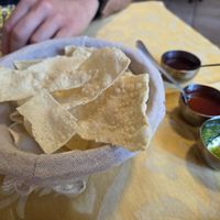 Poppadom at Maharajah ristorante indiano in Bologna