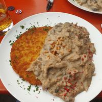 Zürcher Geschnetzeltes (Sauce tasted creamy, full of flavour and just perfect, all of it 🥰) at Berggasthof Hocheck in Oberaudorf