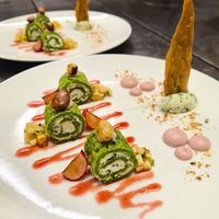 Bärlauch-Crêpe gefüllt mit fermentiertem Bärlauch-Mandelricotta at Berggasthof Hocheck in Oberaudorf