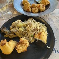   at Fysarmónika Mezedopoteíon in Athens