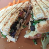 sandwhich con soya tofu y hummus at Maggie's  in Zamora