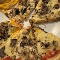 VEGAN CHEDDAR réchauffé au four   at 3 Pizza  in Brussels