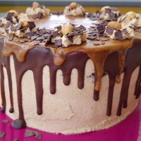 Snickers Torte zum Geburtstag bestellt at Vegangster in Rostock