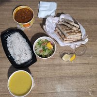 Mercimek corbasi, nohut sulusu, pirinc pilavi, coban salata. yaninda gelen ekmek ve limon ile 🌼 cok lezzetli ve doyurucu 👌 ev yemegi tadinda ev yemekleri 😂 at ELİT KÖŞE lokanta in Kirklareli