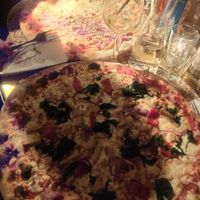 Pizza vegan avec supplément poulet vegan at L'Osteria  in Paris