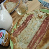 Vegan 'spekpannenkoek' (pancake with bacon) at Hap in Den Bosch