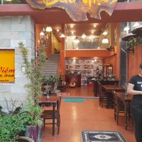 Looking in at Bửu Niệm in Ho Chi Minh City