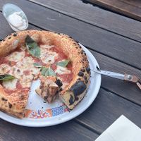 Pizza Margherita & Aioli   at Veganoven in Erlangen