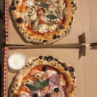 Fantastische Tonno Montana und Nonna Margherita und richtig guter Kundenservice ⭐️⭐️⭐️⭐️⭐️  at Veganoven in Erlangen