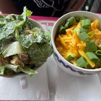 Mac n cheese & salad  at Mamalicious in Hamburg