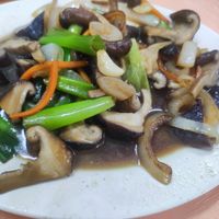 Braised mushrooms at Shizhao Tongxin Food - 石棹 彤炘美食 in Zhuqi Township