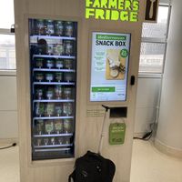 The farmers fridge machine  at ORD - Farmer's Fridge - T5 in Chicago