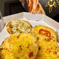 Esfiha of the flavours Cheese with tomato, cheese with broccoli and chorizo with cheese  at Pizzaria da Rita in Sorocaba