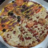 Chilena e calabresa at LAR vegan in Sao Paulo