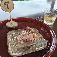 Gluten free vegan 🍰 cake! 苺ケーキ at Inasaku - 頂氣麺専門店 稲作 in Kumamoto