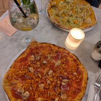Vegan nduja and vegan gialla pizza at De Pizzabakkers in Wageningen