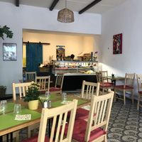 Eine familiäre Atmosphäre, ruhig und entspannt. Grace kocht mit aus Italien importierten Zutaten, kombiniert mit frischem Gemüse.  at Vegetal Food by Grace in Antwerpen