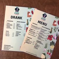 Grace hat uns die Gerichte beschrieben und wir waren mega happy mit unserer Wahl.  at Vegetal Food by Grace in Antwerpen