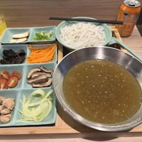 Vegan soup as served (before mixing)  at Jardín de Yunnan  in Sevilla