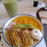 Riso con tofu alla curcuma + milkshake alla banana, mango e spinaci at GNOU in Athens
