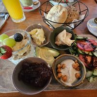 Vegan breakfast at Coffee Brew Düsseldorf CAFÉ & BAR in Dusseldorf