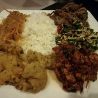 veggie buffet rice with 6 dishes at Veggie Table in Ubud