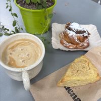 Latte, scon de queso y medialuna con dulce de leche   at Vuena Comida Casera Vegana - Palermo in Buenos Aires