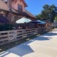 Exterior seating at Dusty's Hideaway in Tacoma