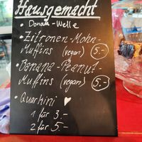 Vegan desserts at Kleinwäscherei in Zurich