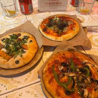 Mini pizzas (all vegan and gluten-free) at Gina Melenas in Valencia