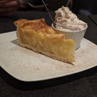 Apfelkuchen mit Sahne at Petersilchen in Xanten