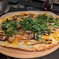 Flammkuchen mit Birne, Kürbis und Walnüssen at Petersilchen in Xanten