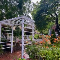 Outdoor garden area  at La Vie Vegan in Saint Charles