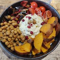 Hummus bowl at Trankilo in Heemstede