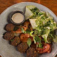 Falafel com vegetais at Praça São Lourenço in Sao Paulo