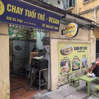 Front at Chay Vegan Vỉa hè in Hanoi