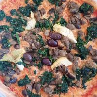 Vegan pizza at Pizzeria Casa Piccola in Vienna