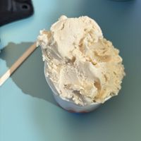 White chocolate hazelnut vegan ice creamm  at Happis in Oslo