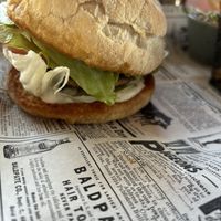 Der Burger mit dem Kichererbsenpatty.   at Grissini in Zingst