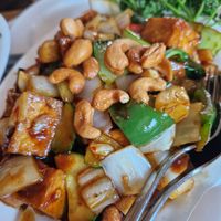 on the menu it is indicated as 'vegetarian', but most of it is vegan at China-Restaurant Hey Cheuk Lau in Berlin