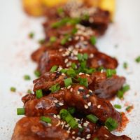 BBQ Wings soooooo DELICIOUS!!! 🤤   at Yurakuna in Arequipa