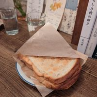 Soy burger sandwich without cheese at Book Cafe Kusakanmuri - ブックカフェ草冠 in Onomichi