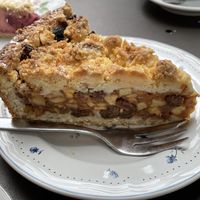 Apple cake at KLUTS in Utrecht