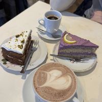 Carrotcake, limoncello cassis cake  at KLUTS in Utrecht